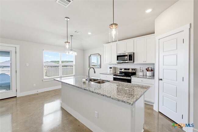 Building Photo - 1114 LEXINGTON Dr
