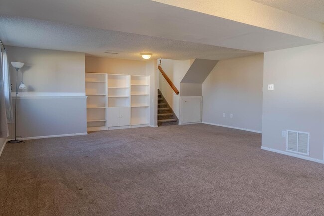 Building Photo - 7875 Chimney Terrace