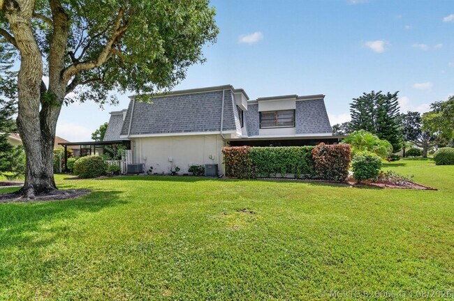Building Photo - 812 NW 30th Ave