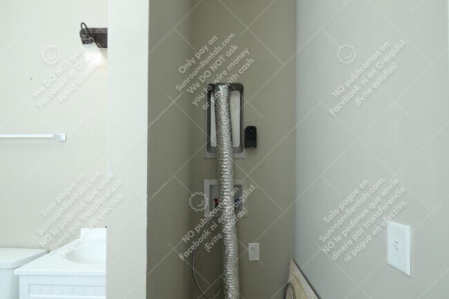 Building Photo - 330 N Randolph St A