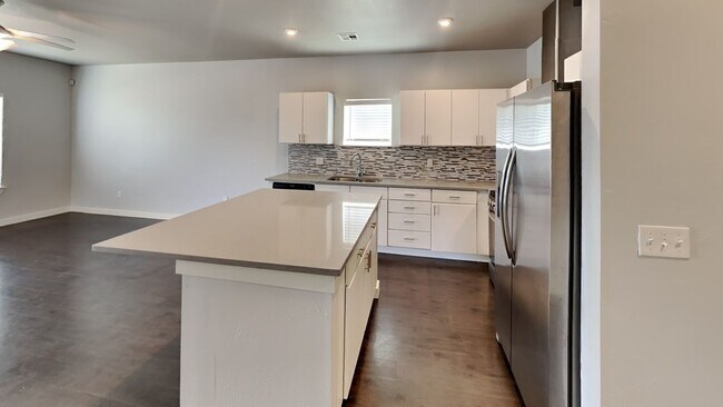 Building Photo - Very Nice 4 bedroom 2.5 bath home with a bonus room in Edmond schools