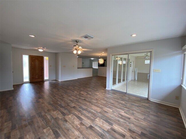 Building Photo - 16 Harbor Ln