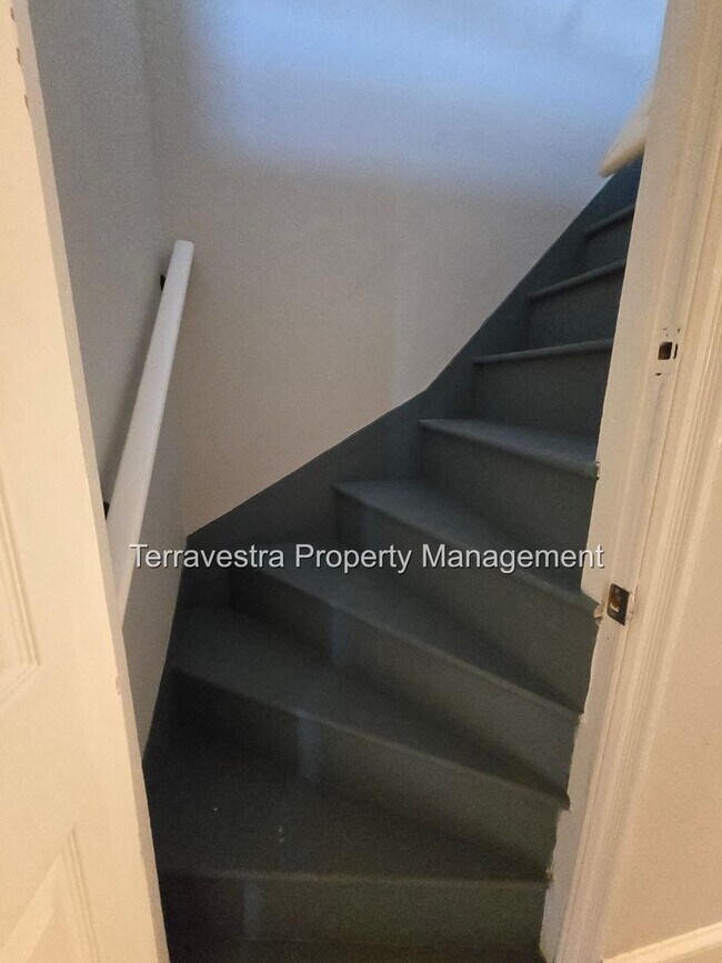 Building Photo - 321-323 South 5th Street