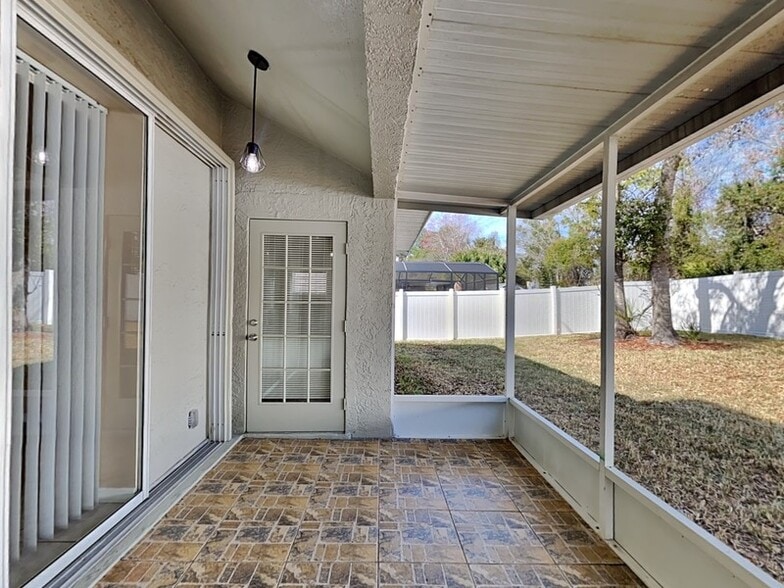 Building Photo - 1428 Oberlin Terrace