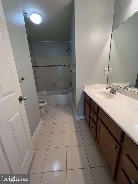Building Photo - 4511 Nightingale Ct