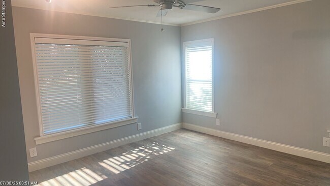 Building Photo - 104 Varsity Cir