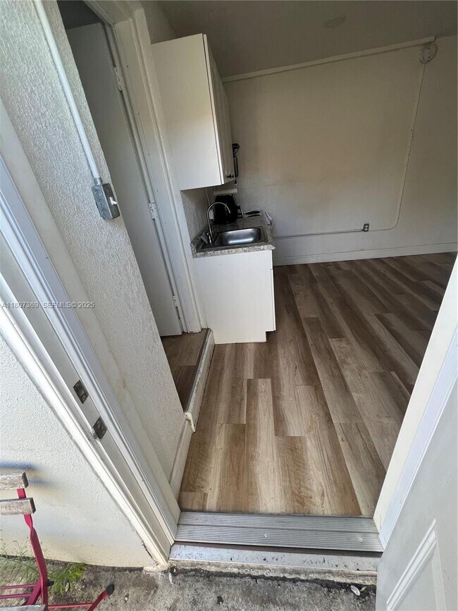 Building Photo - 410 Pennsylvania Ave