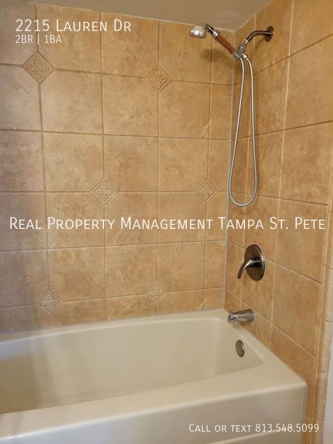 Building Photo - 2215 Lauren Dr