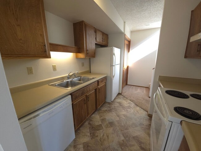 Building Photo - 2244 Goss Cir E