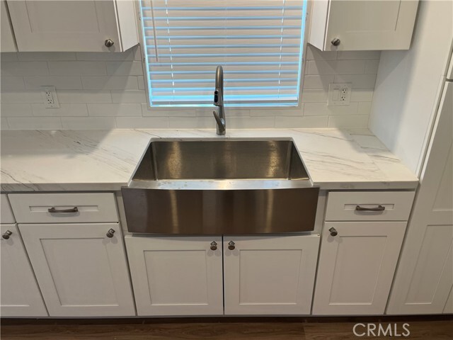 Building Photo - 9335 Chimney Rock Ln