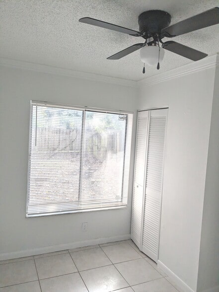 Building Photo - 9436 SW 140th Ct