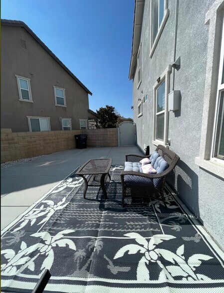 Building Photo - 8418 Lourenco Ln