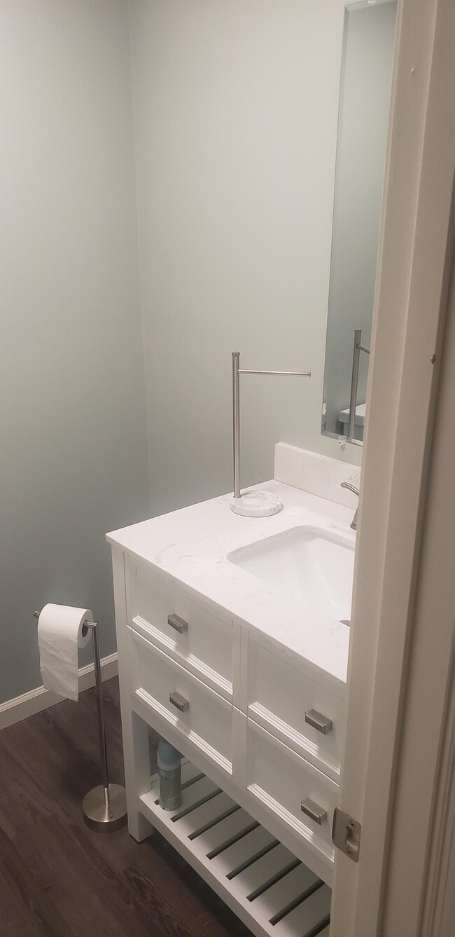 Building Photo - 4215 Valley Rd