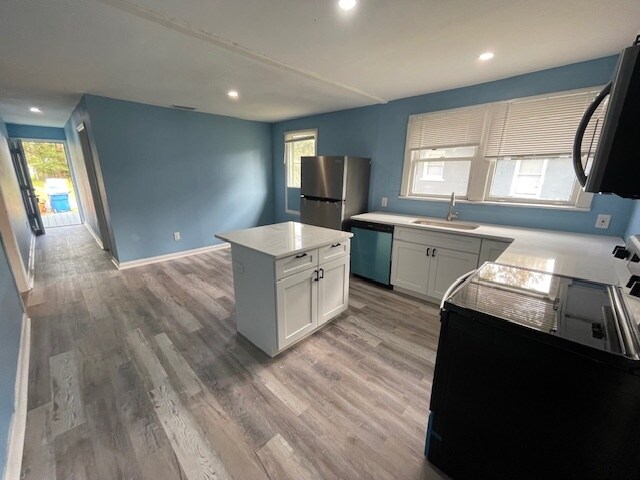 Building Photo - 250 Vernis Ave