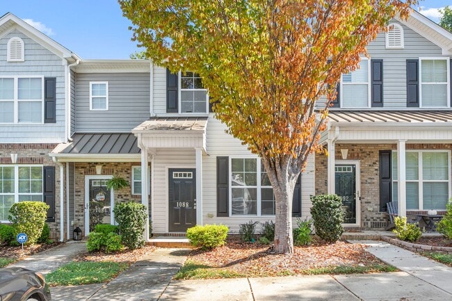 Primary Photo - **Charming 2/2.5 Burlington Townhome**