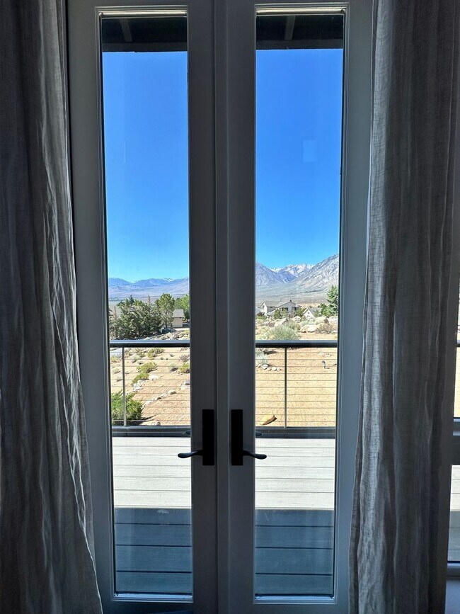 Building Photo - Paradise is the location of this home and ...