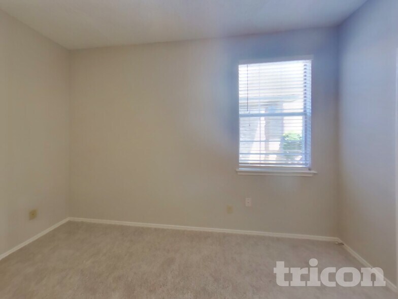 Building Photo - 1135 Colbert Ln