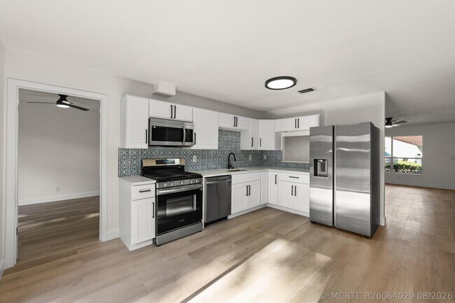 Building Photo - 7406 Willow Spring Cir N