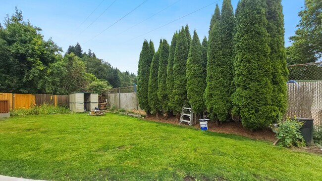 Building Photo - Rambler with Adult Family Home Certification – 3 Bed, 1 Bath + Additional Living Spaces