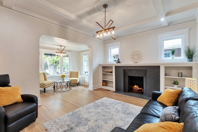 Building Photo - Chic & Cozy Furnished 1-Bed Studio apartment in Denver