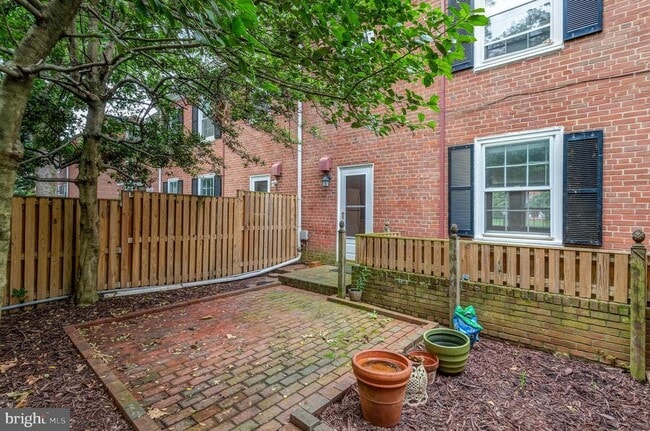 Building Photo - 3369 S Stafford St