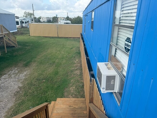 Building Photo - 428 15th St