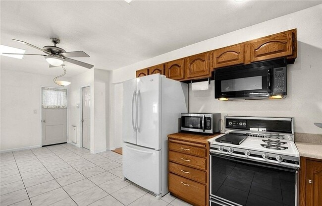 Building Photo - 14721 Riata St