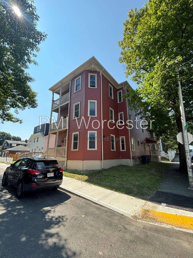 Building Photo - 26 Vinson St