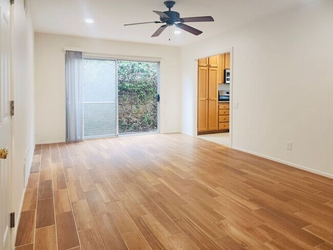 Building Photo - 23581 Via Calzada