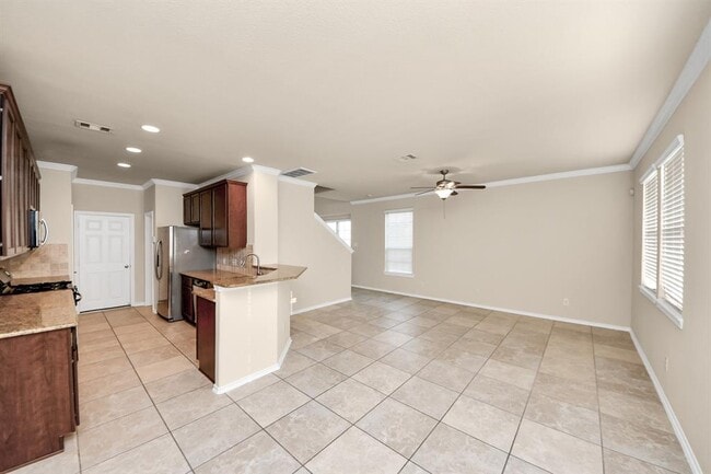 Building Photo - 6483 Calgary Woods Ln