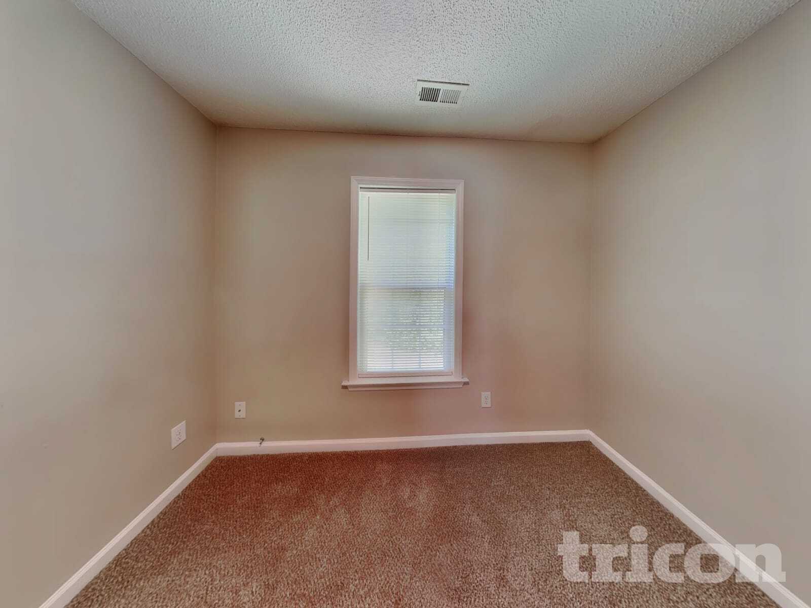 Building Photo - 4409 Woodlawn Dr
