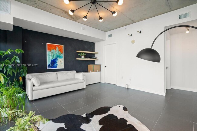 Building Photo - 3301 NE 1st Ave