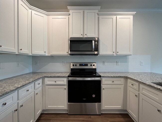 Building Photo - Stunning 3BD, 2.5BA Raleigh Townhome with ...