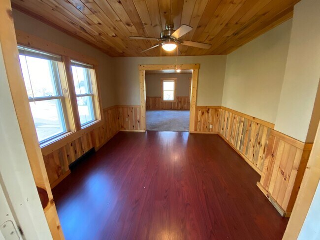 Building Photo - 517 N Ashland Ave