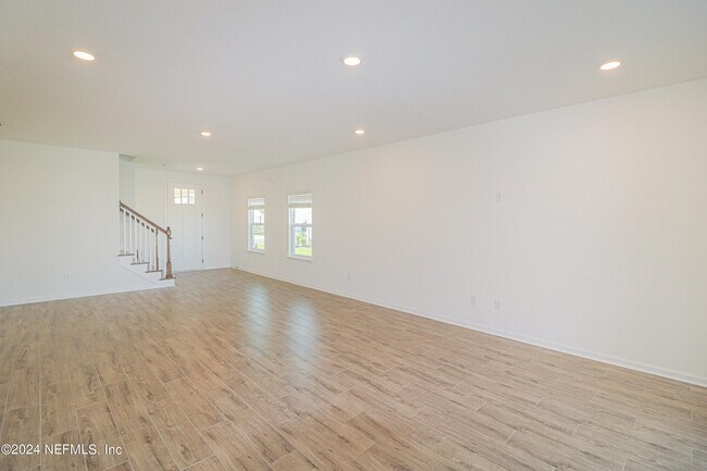 Building Photo - 483 Stargaze Ln