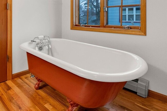 Building Photo - Great 3br Home Near UM Available ASAP