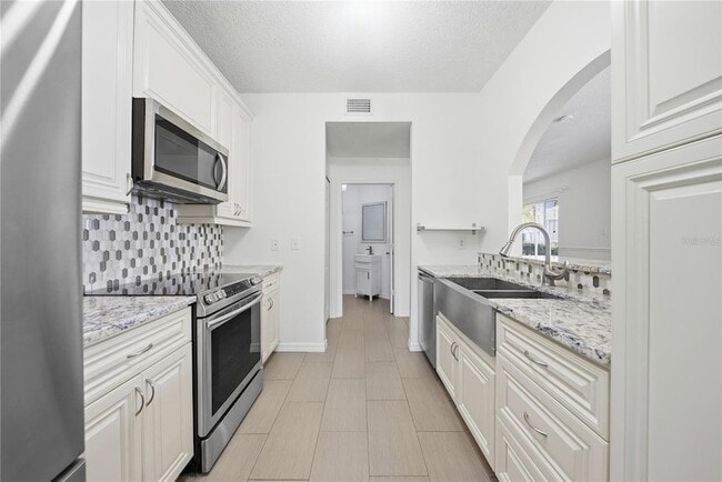 Building Photo - 18117 Paradise Point Dr