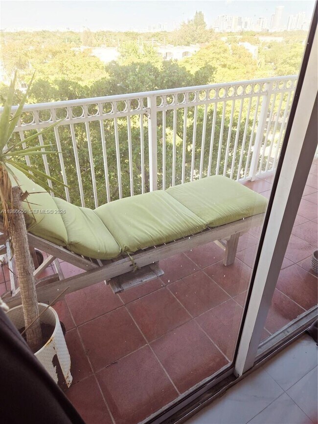 Building Photo - 1650 Coral Wy