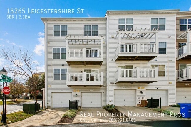 Building Photo - 15265 Leicestershire St