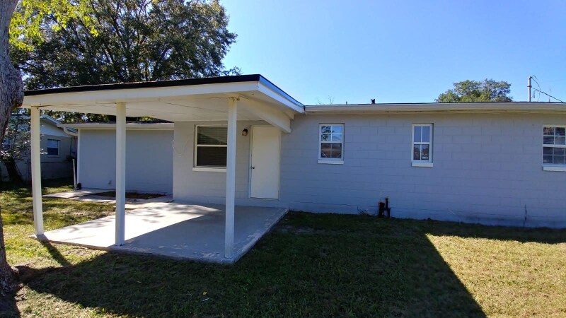 Building Photo - 2625 Kershaw Dr W