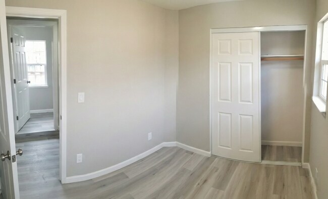 Building Photo - Freshly Remodeled 4-Bedroom House w/ Private Yard in Oakland