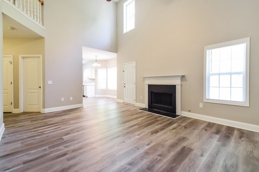 Building Photo - 4580 Ferncrest Pl