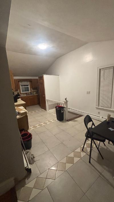 Building Photo - 39 Aldine St