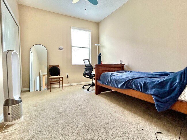 Building Photo - 4Bdrm 3Bath Spacious Home located in Misty...