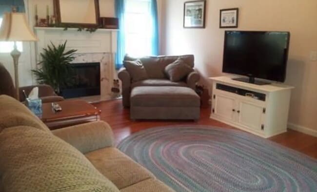 Building Photo - Charming 3-Bedroom Home with 2 Full Baths ...