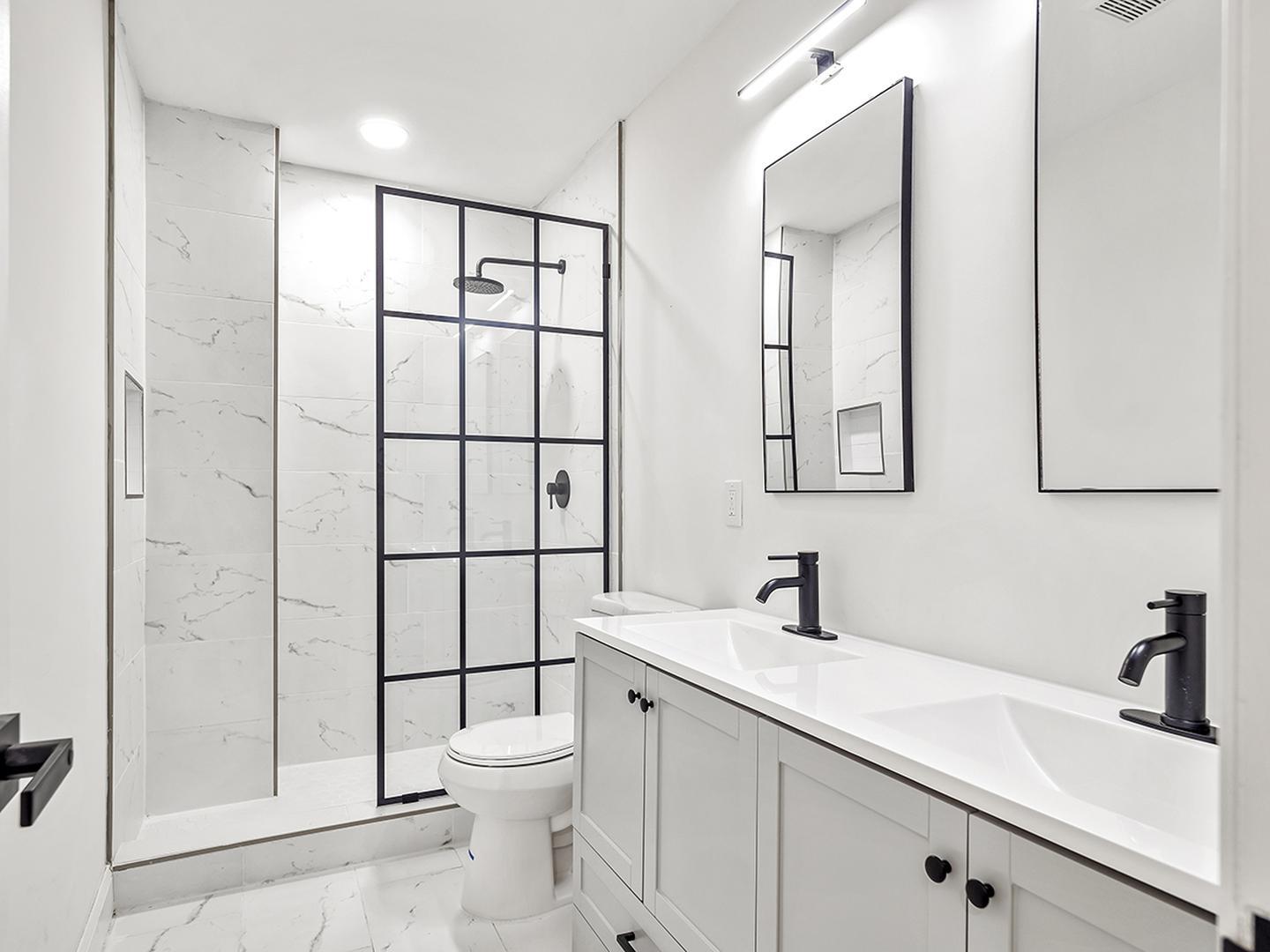 Building Photo - Modern update Petworth rowhouse near Fort ...