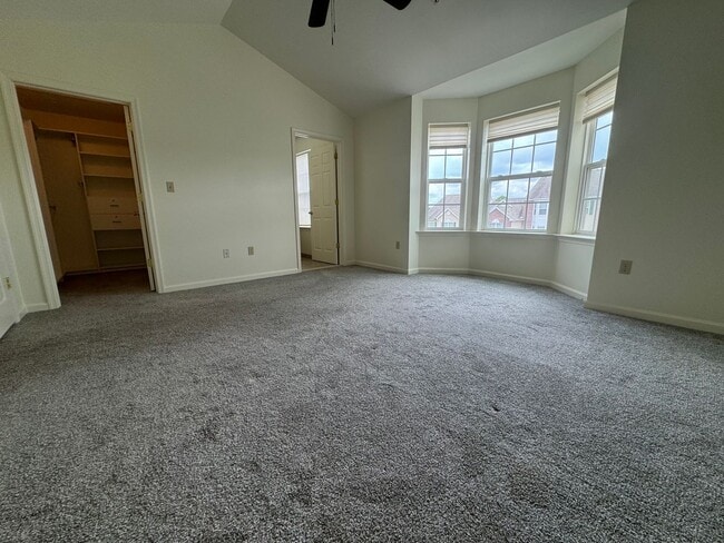 Building Photo - THREE BEDROOM TOWNHOUSE- East Penn Schools