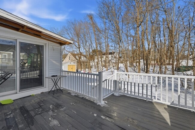 Building Photo - 11 Hillcrest Ave