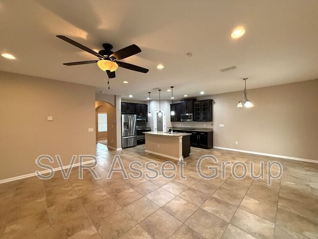 Building Photo - 641 Glendale Ln