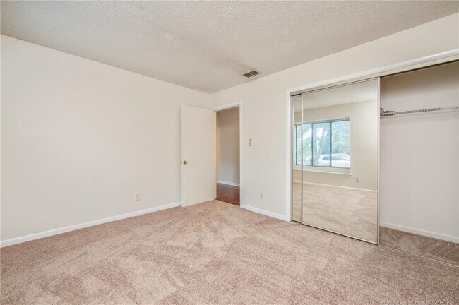 Building Photo - 400 Cypress Trace Dr